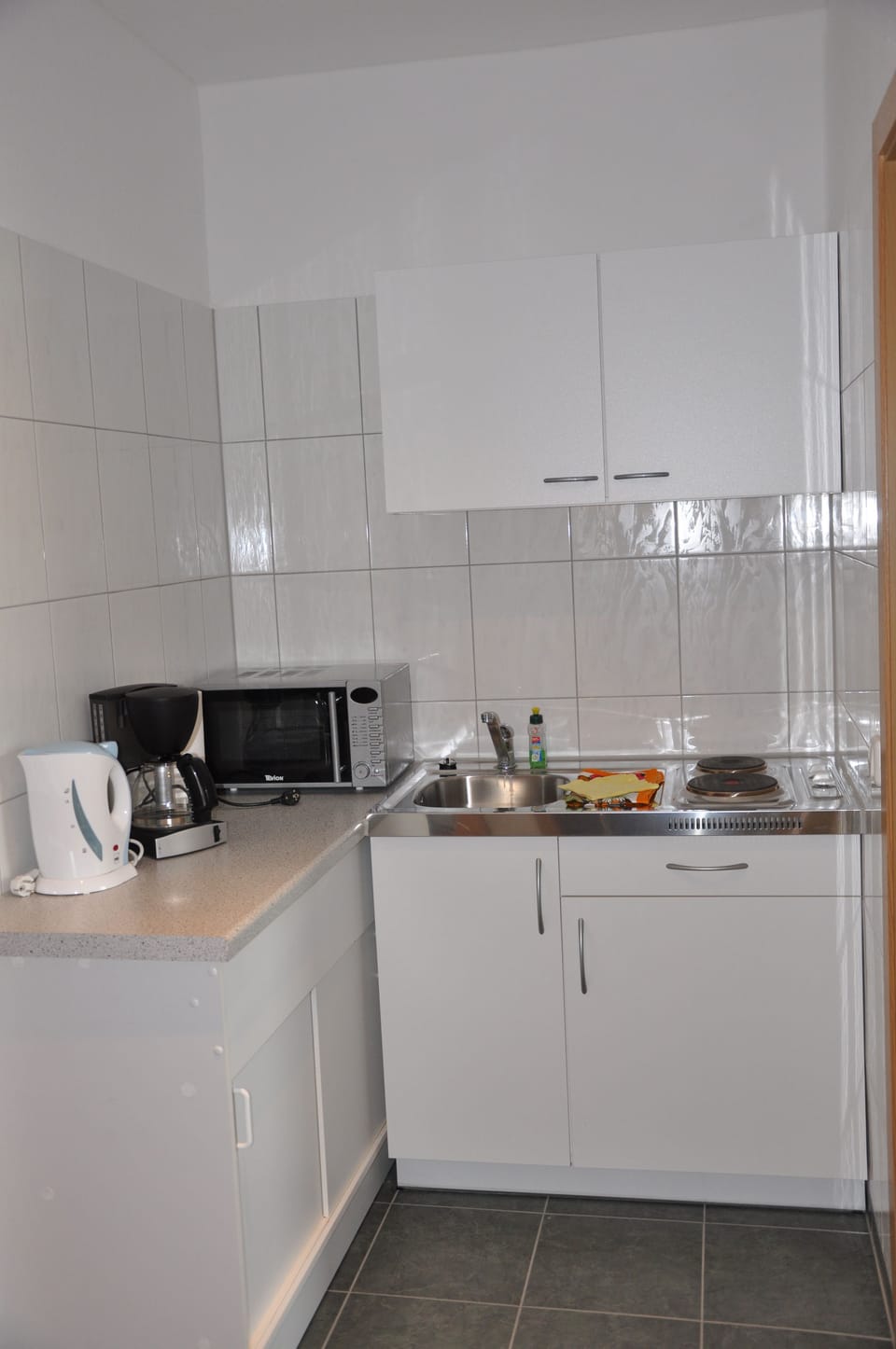 Basic Condo, 2 Bedrooms, Non Smoking | Private kitchenette | Coffee/tea maker, electric kettle, highchair