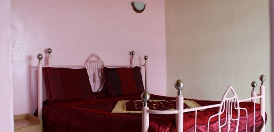 Double Room | Desk, blackout drapes, free WiFi, bed sheets