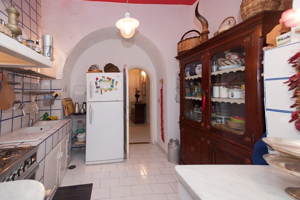 Cottage | Private kitchen | Fridge, microwave, stovetop, coffee/tea maker