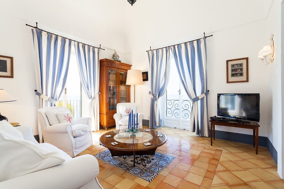 Cottage | Living room | 30-inch LCD TV with cable channels, TV