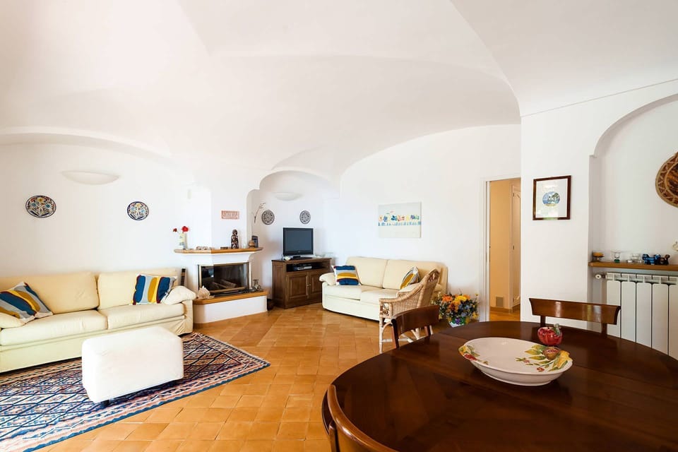 House | Living room | 24-inch LCD TV with digital channels, TV