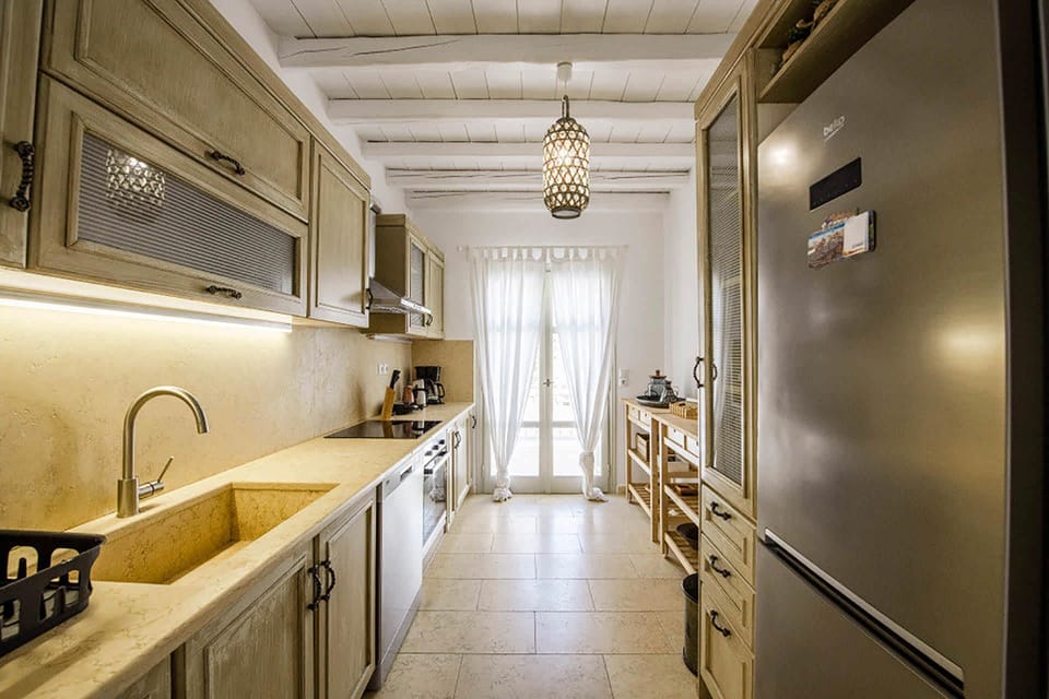 Cottage | Private kitchen | Fridge, microwave, stovetop, dishwasher