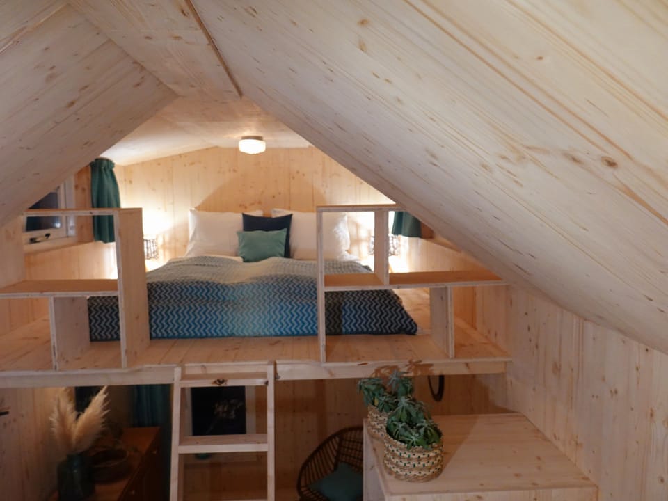 Cabin | Free WiFi