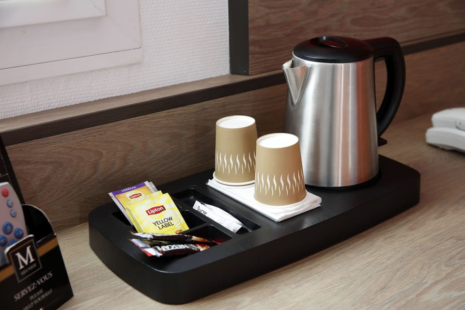 Desk, soundproofing, iron/ironing board, free WiFi