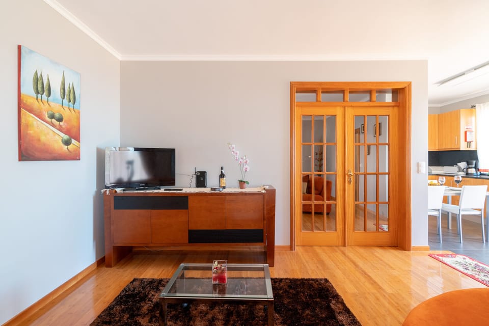 Enterence to the second bedroom with two single beds