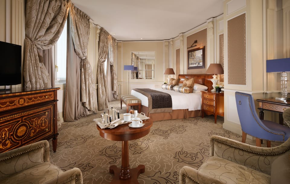 Premium Room | Premium bedding, down comforters, minibar, in-room safe