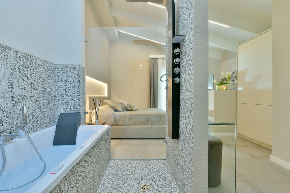 Suite, Sea View | Bathroom | Separate tub and shower, jetted tub, hydromassage showerhead