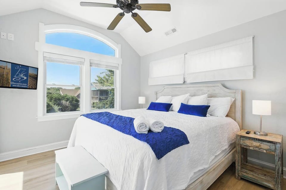 Top-Level King Master Bedroom with Deck Access