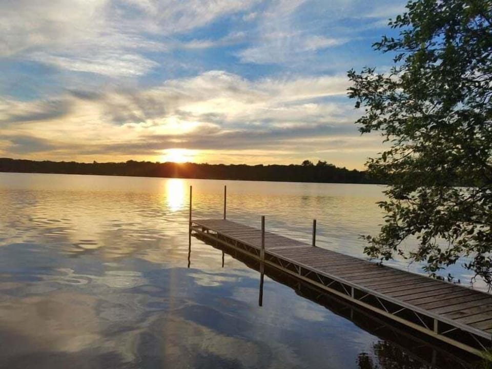 Lake Namakagon, Hank`s Landing is just a couple blocks away and the nearest Boat Launch and great little Bar.