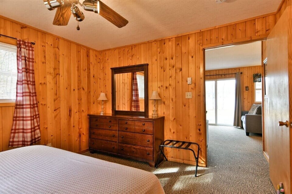Ensuite Bedroom with space to unwind