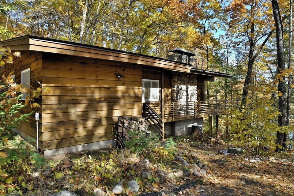 Main entrance to cabin.
