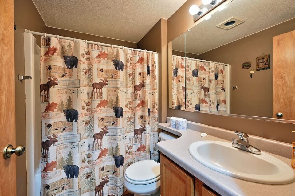 Full Bath with shower/tub combo.