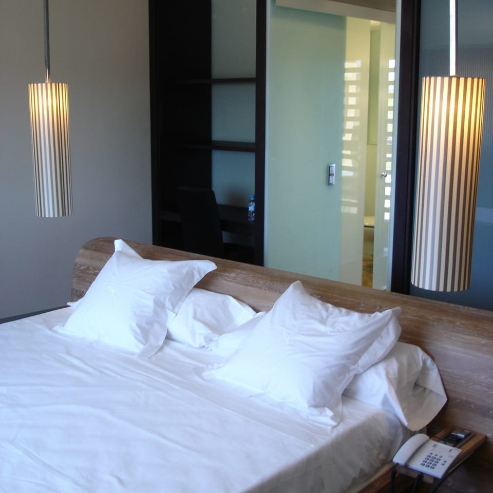 In-room safe, soundproofing, free WiFi