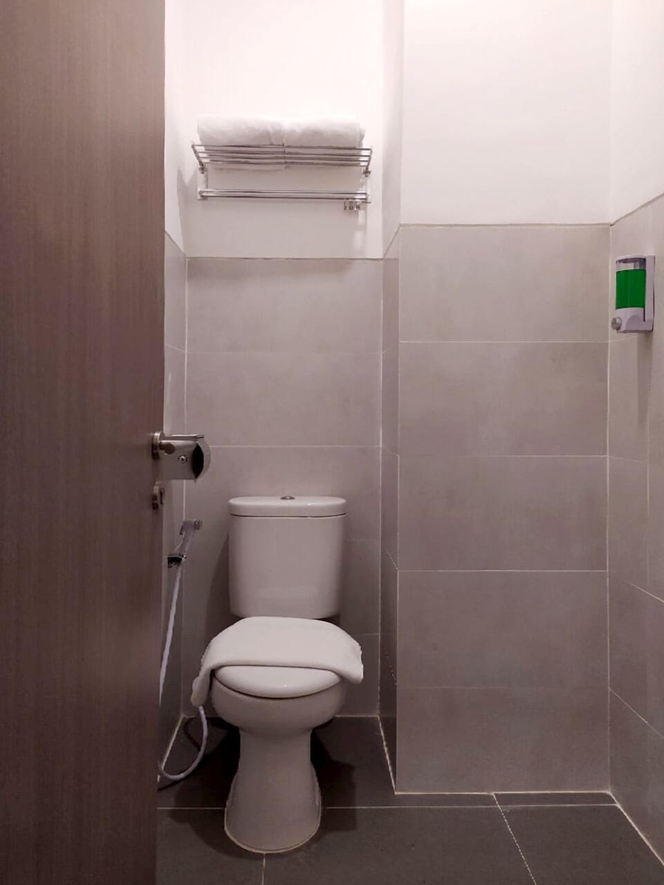 Shower, towels