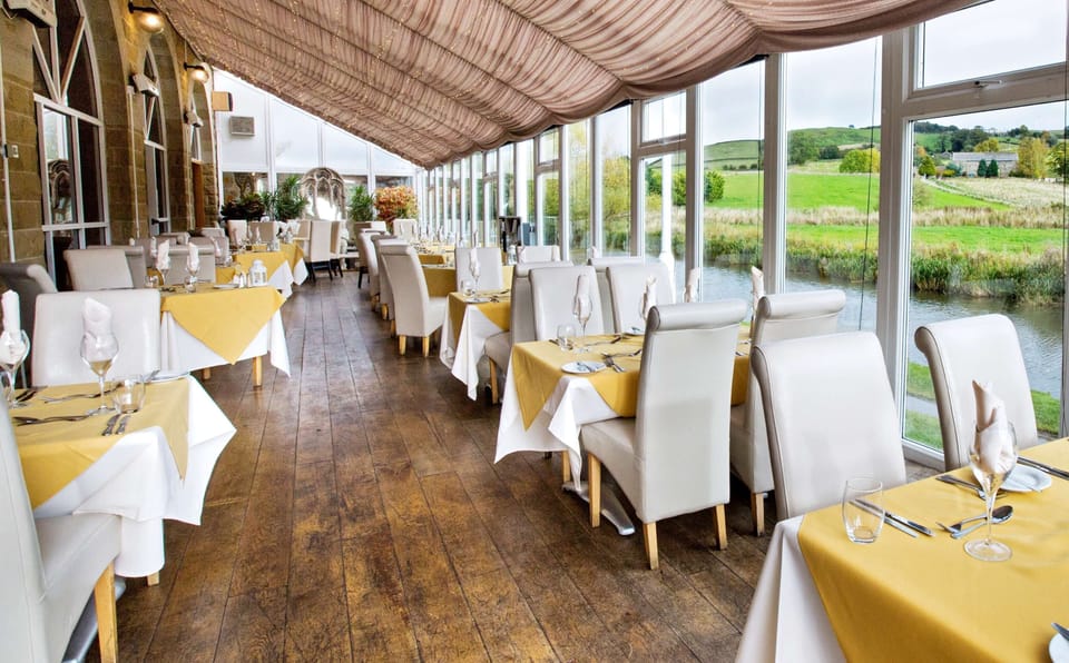 Breakfast and dinner served, international cuisine