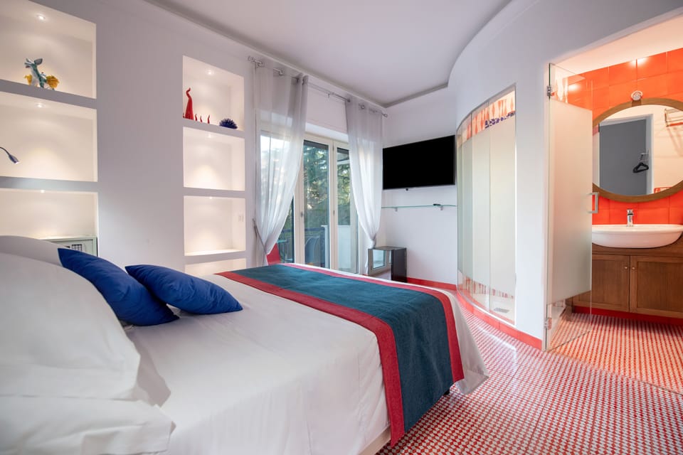 Standard Double or Twin Room, 1 Queen Bed, Balcony (Rombo) | Minibar, in-room safe, individually decorated, individually furnished
