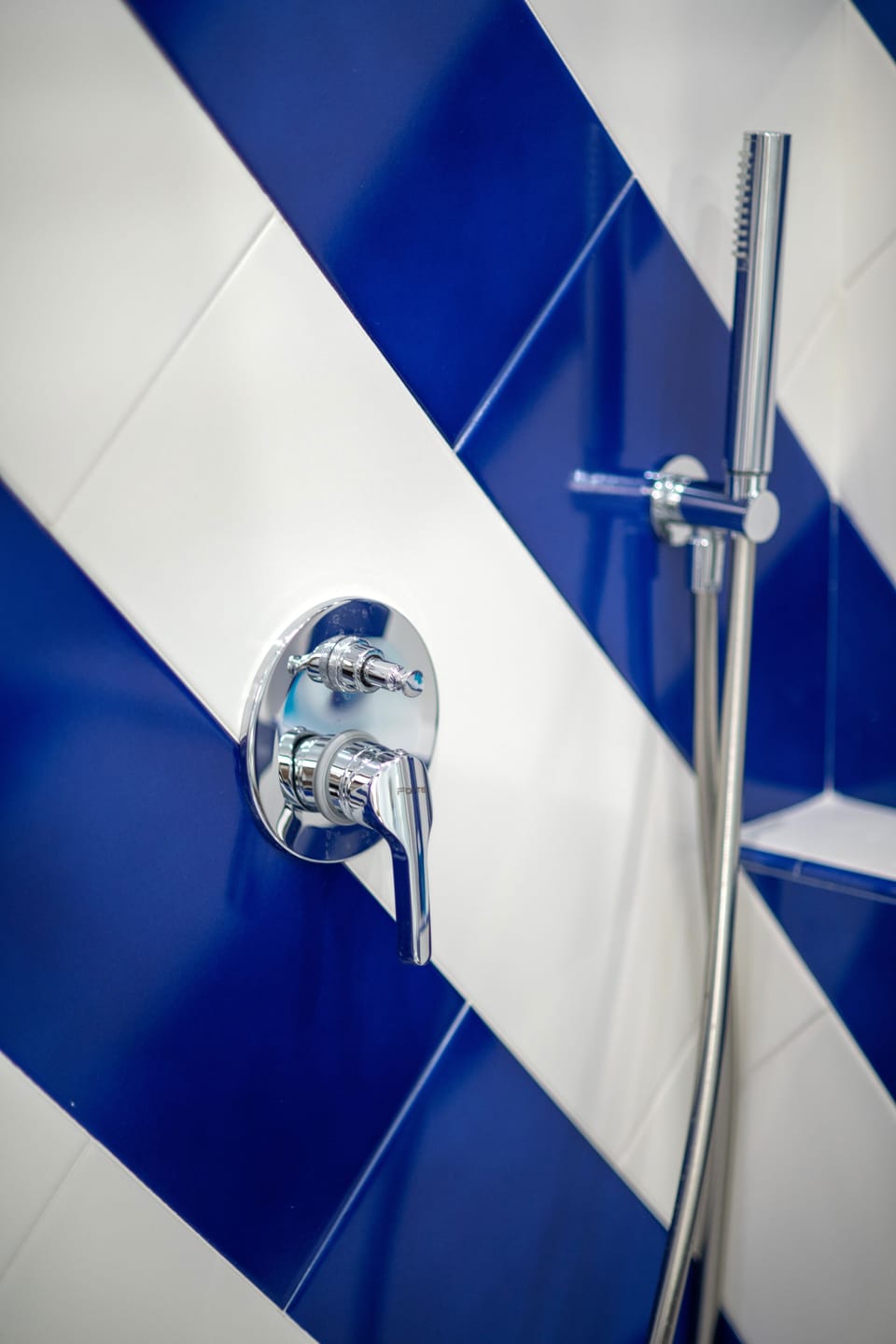 Deluxe Double or Twin Room, 1 Queen Bed (Line) | Bathroom shower