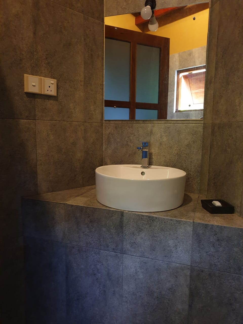 Comfort Bungalow | Bathroom | Shower, free toiletries, hair dryer, bidet