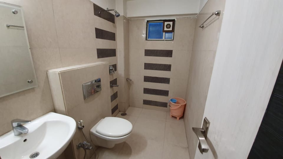 Shower, towels