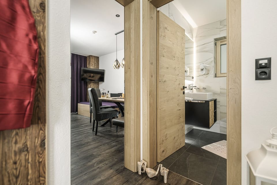Gang, Garderobe, Wohnküche, Bad, 