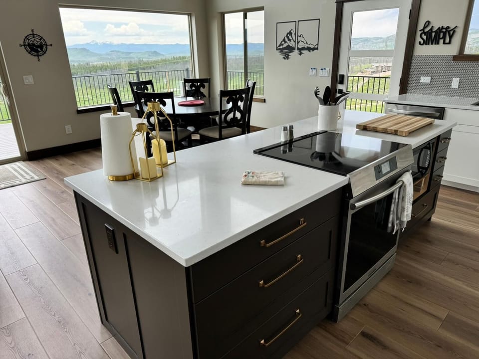 Plenty of counter space and views for days