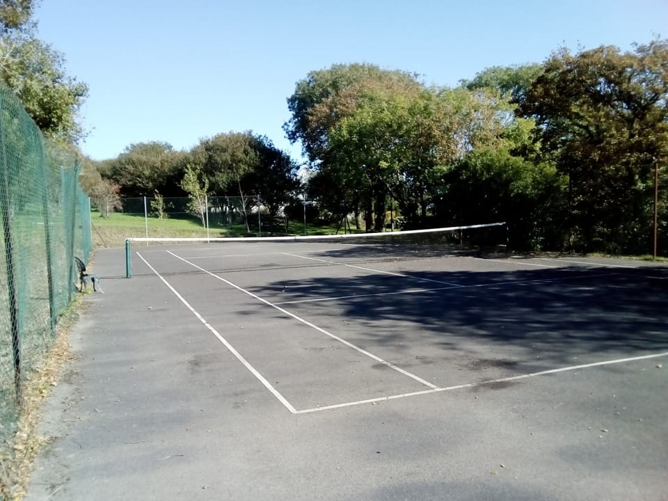 Shared tennis court