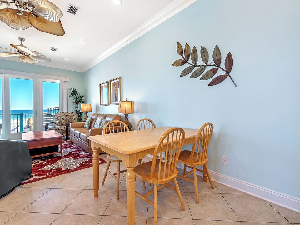 Wits End East Dining Area