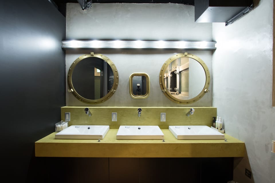 Bathroom sink