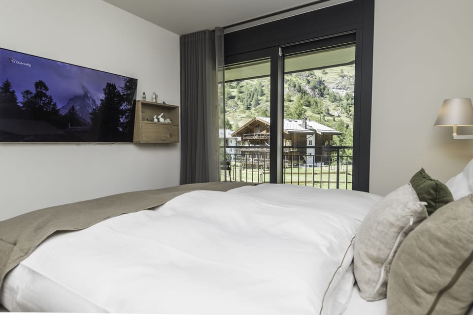 Deluxe Apartment | 1 bedroom, premium bedding, down comforters, individually decorated