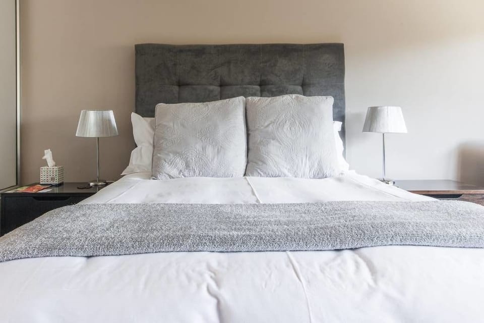 Double Room | Premium bedding, minibar, in-room safe, desk
