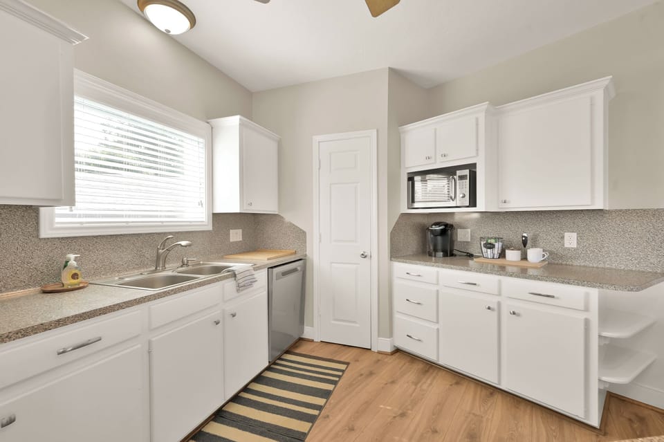 Full Kitchen For Your Amazing Meals