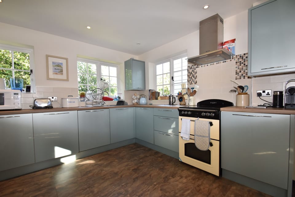 House | Private kitchen | Fridge, microwave, stovetop, dishwasher