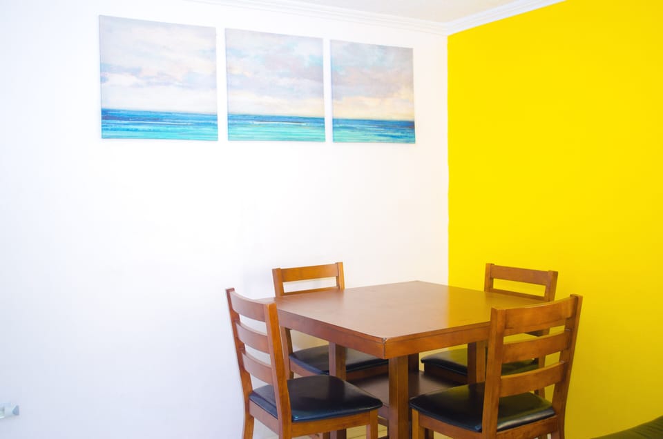 City Apartment, 2 Bedrooms, Non Smoking, Kitchen | In-room dining