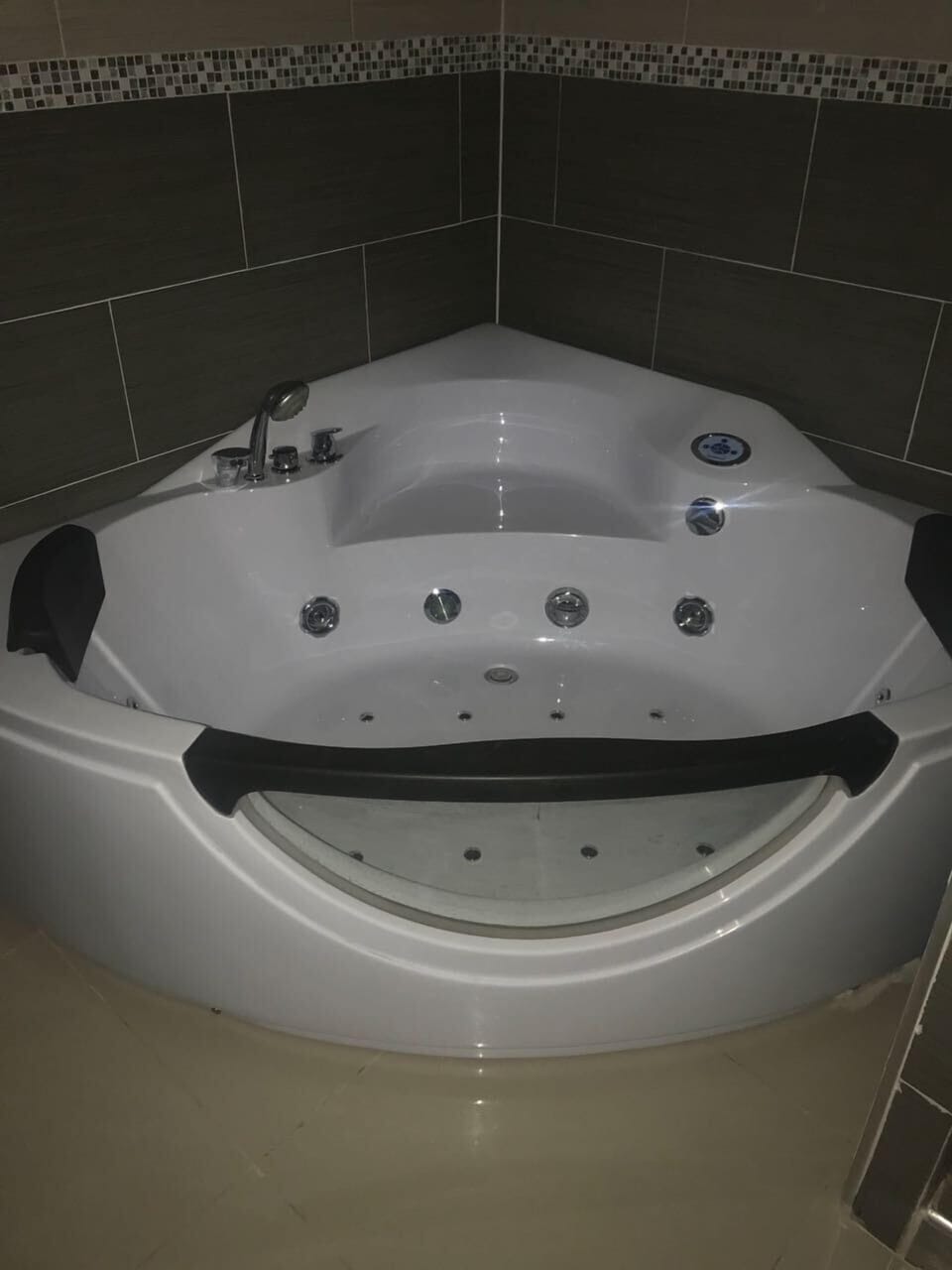 Family Apartment, Non Smoking | Bathroom | Combined shower/tub, free toiletries, hair dryer, towels