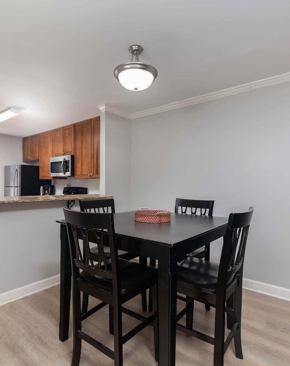 4 Dining chairs.