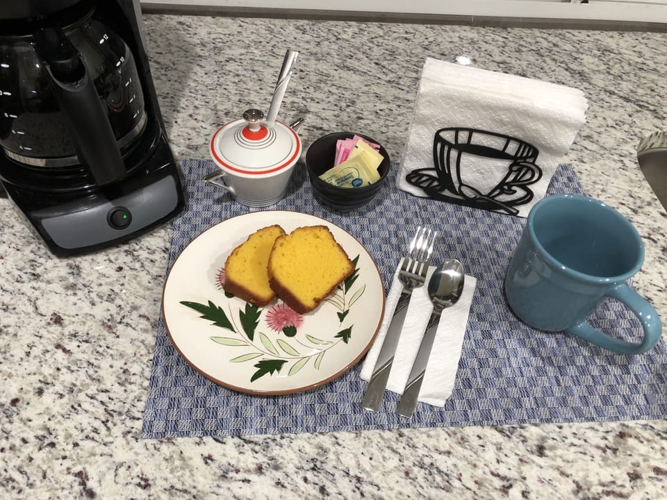 Make your morning nice with fun dishes from the 60's