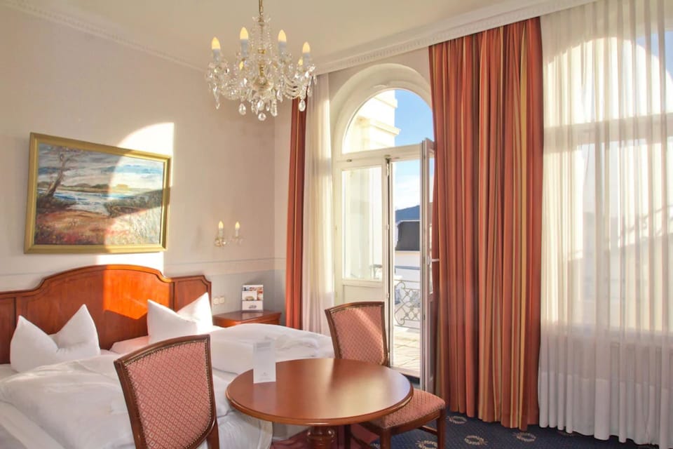 Double Room, Balcony | Premium bedding, in-room safe, blackout drapes, soundproofing