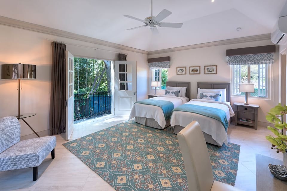 Porters Villa - Bedroom with Twin Beds