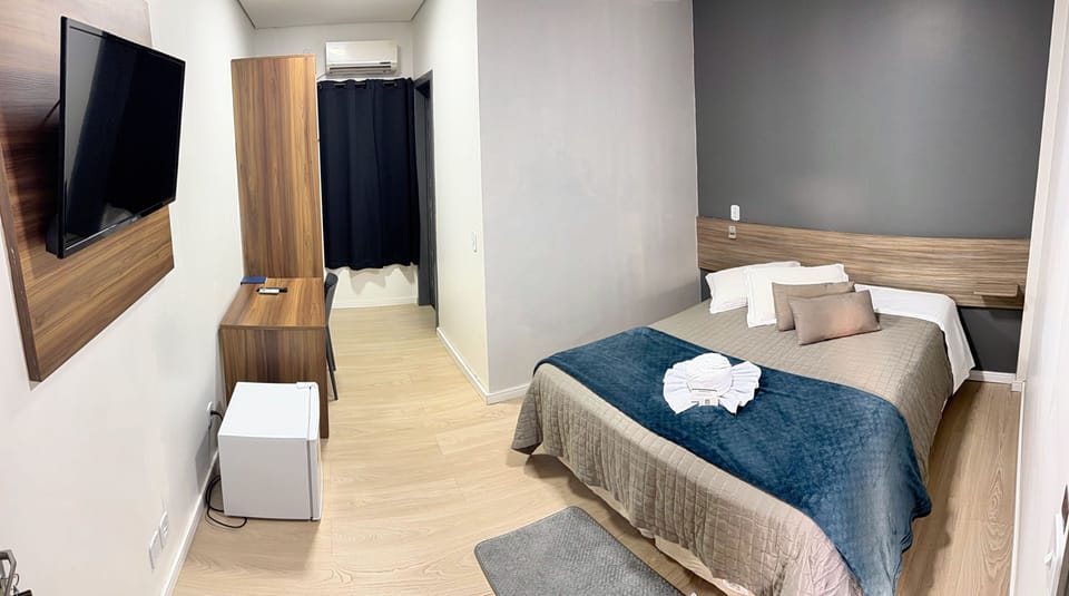Executive Double Room | Desk, laptop workspace, soundproofing, free WiFi