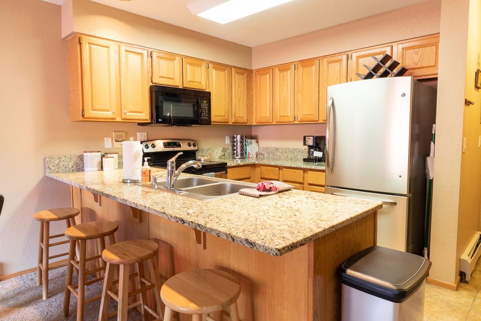 Full Kitchen.
