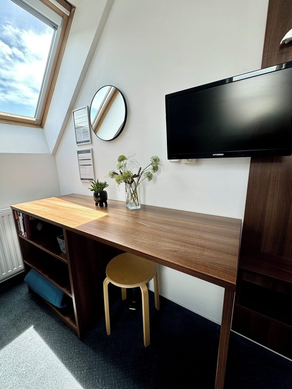 Economy Triple Room, 1 Bedroom, Shared Bathroom | Hypo-allergenic bedding, pillowtop beds, blackout drapes, soundproofing