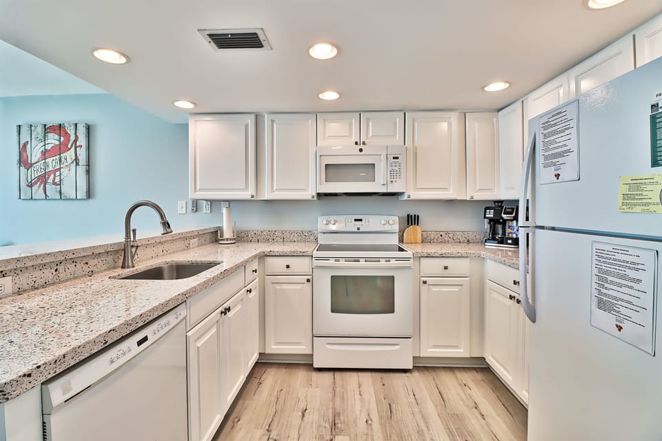 Full size kitchen