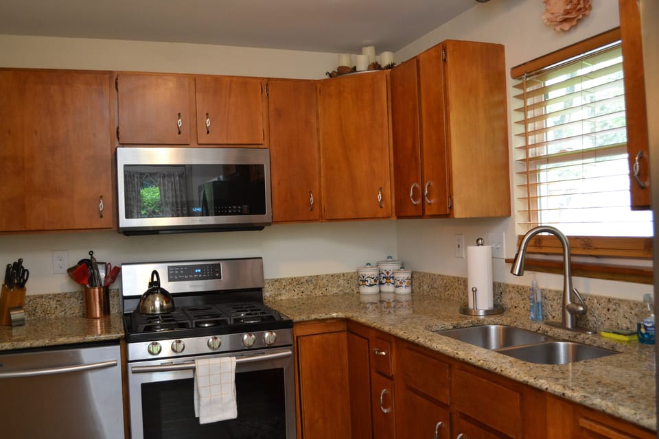 The kitchen has everything you need for a home cooked meal!

