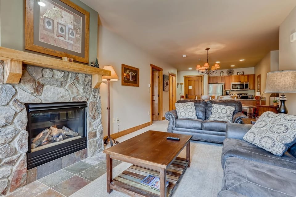 Condo, 2 Bedrooms | Living room | Flat-screen TV