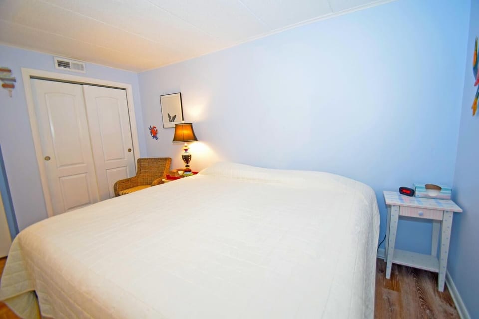 Condo, 2 Bedrooms | 2 bedrooms, iron/ironing board, free WiFi