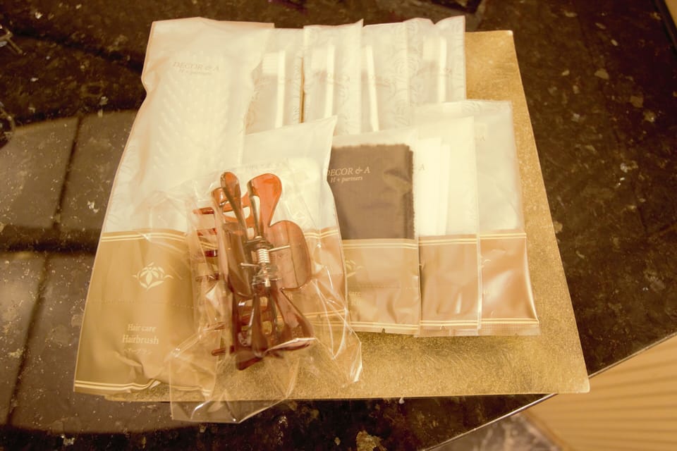Separate tub and shower, free toiletries, hair dryer, bathrobes