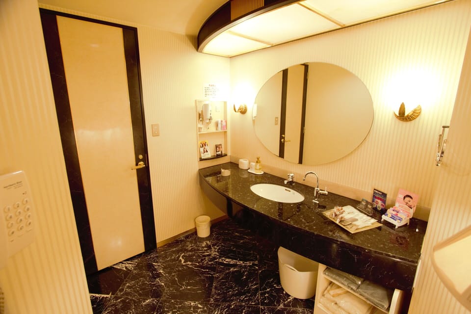 Bathroom sink