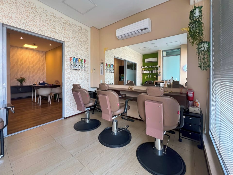 Hair salon