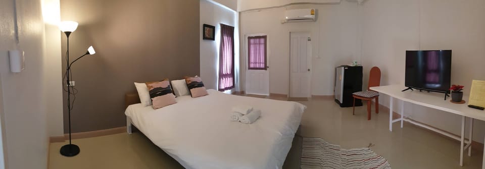 Standard Double Room | 1 bedroom, free WiFi, bed sheets
