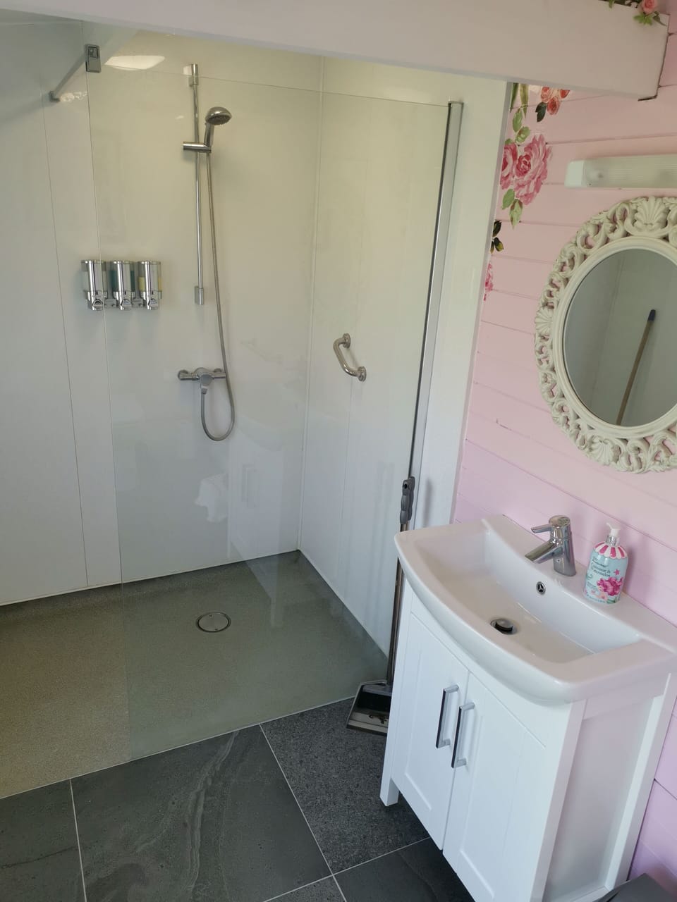 Cabin (Pamela) | Bathroom | Towels